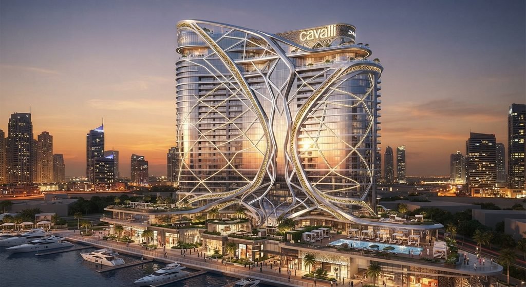 داماك بريادتها في تقديم "المساكن ذات العلامات التجارية الفاخرة"، حيث عقدت شراكات استراتيجية مع أشهر دور الأزياء والعلامات العالمية لتصميم أبراج ومشاريع فريدة، مثل:  روبرتو كافالي (Roberto Cavalli) (مثل مشاريع كافالي تاور)